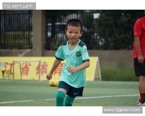 绿城与四川的激烈对决展现足球魅力与团队精神的完美结合